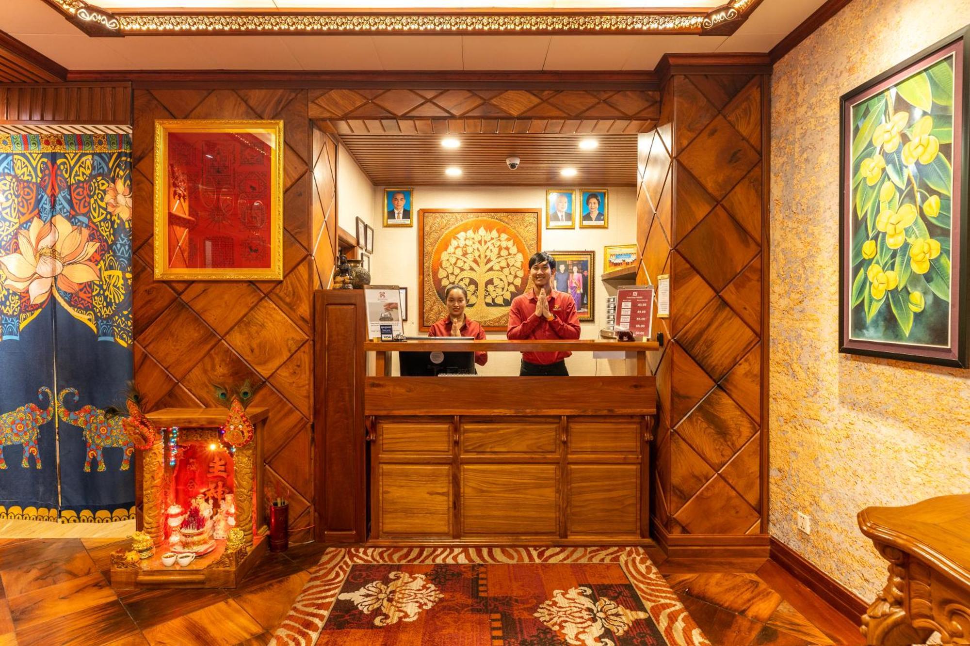 Phuminh Hotel Riverside Пном Пен Екстериор снимка