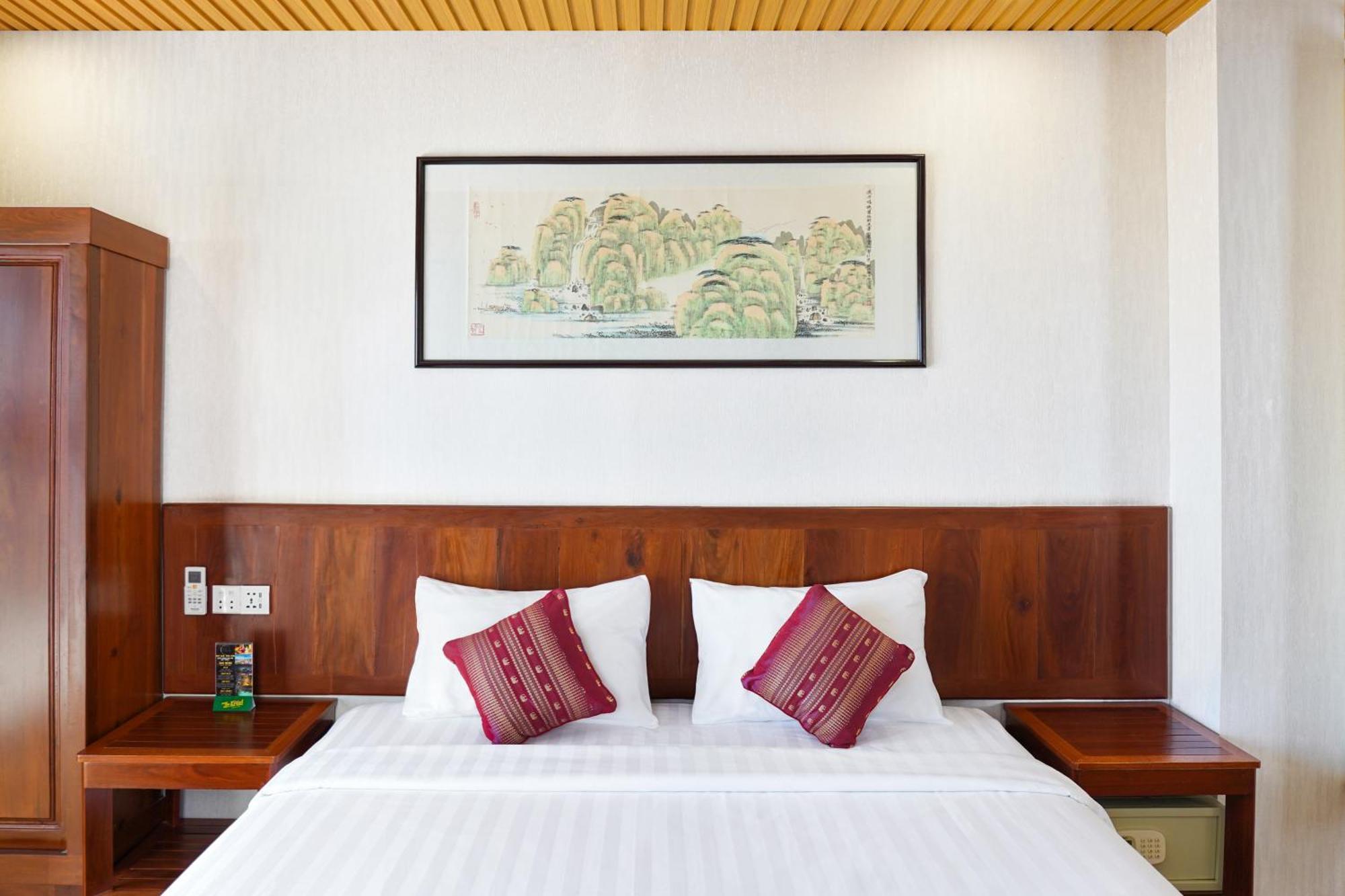 Phuminh Hotel Riverside Пном Пен Екстериор снимка